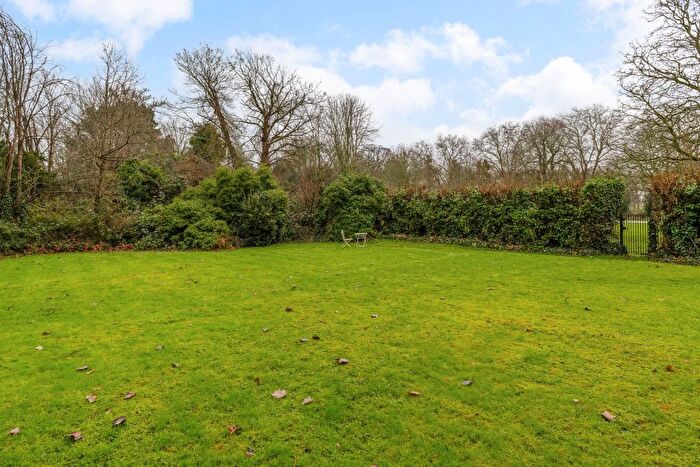2 Bedroom Flat For Sale In Sheet Street, Windsor, SL4