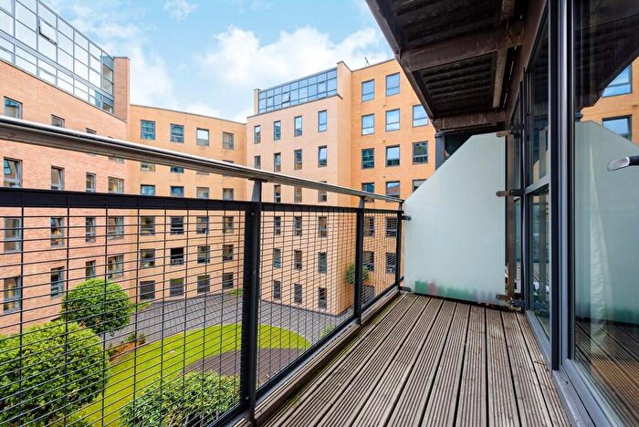 2 Bedroom Apartment To Rent In West One Panorama, Fitzwilliam Street, Sheffield, S1