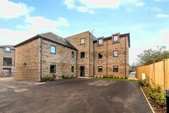 1 Bedroom Flat To Rent In Steel Close, Newtown Road, Newbury, Berkshire, RG14