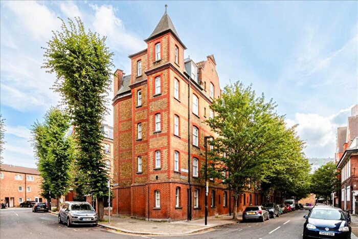 3 Bedroom Apartment For Sale In Montclare Street, Shoreditch, E2