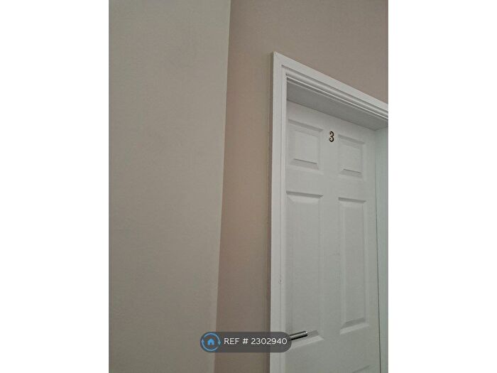 1 Bedroom Flat To Rent In North Park Road, Bradford, BD9