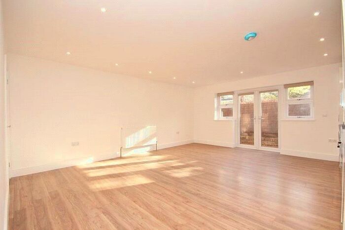 2 Bedroom Apartment To Rent In Eastern Road, Romford, Essex, RM1