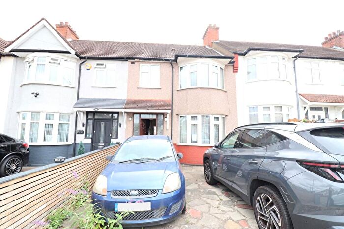 3 Bedroom Terraced House For Sale In Dunster Drive, Kingsbury, London, NW9