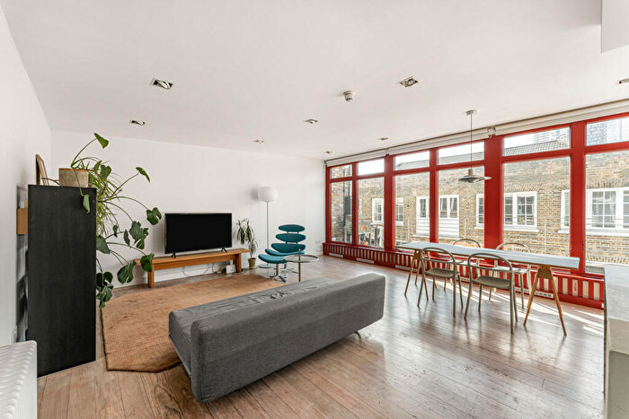 2 Bedroom Apartment For Sale In Curtain Road, London, EC2A