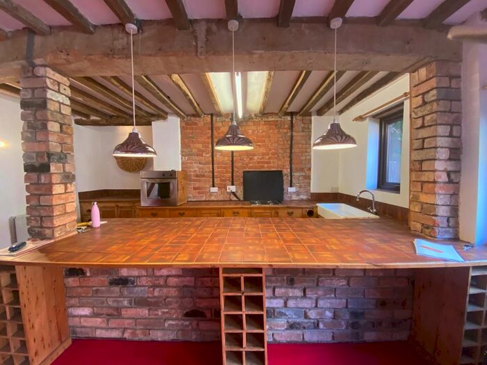 2 Bedroom Property To Rent In Chapel Street, Wellesbourne, Warwick, CV35