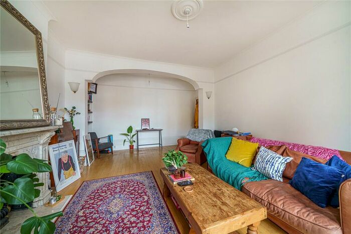 1 Bedroom Apartment To Rent In Underhill Road, East Dulwich, London, SE22