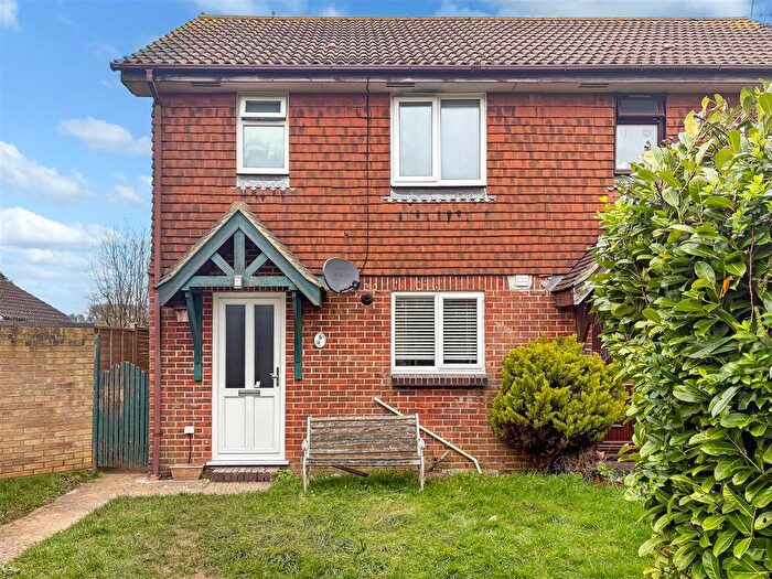 3 Bedroom End Terrace House For Sale In Ascot Way, Rustington, BN16