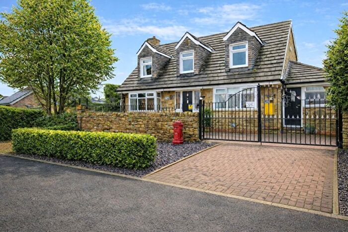 4 Bedroom Detached House For Sale In The Boulevard, Farsley, Leeds, LS28