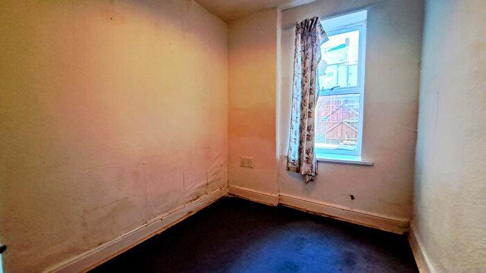 2 Bedroom Flat For Sale In Ellesmere Road, Benwell, Newcastle Upon Tyne, NE4