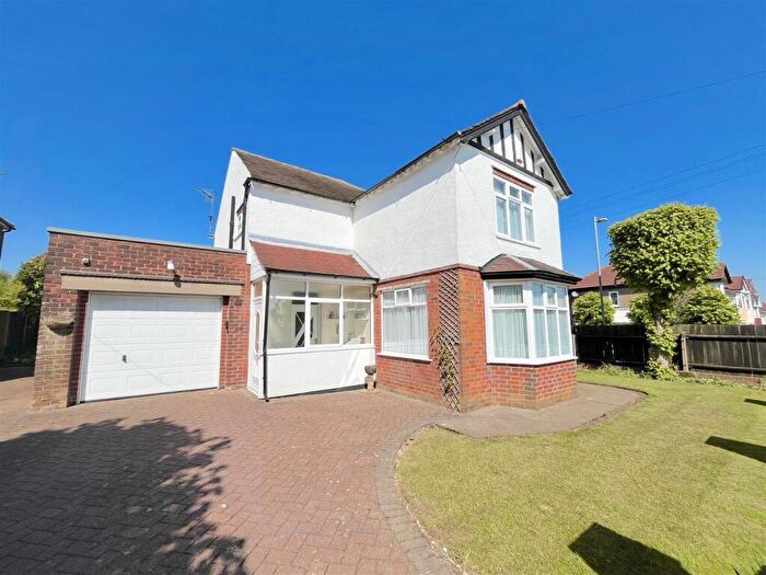 3 Bedroom Detached House For Sale In Cowpasture Lane, Sutton-In-Ashfield, NG17
