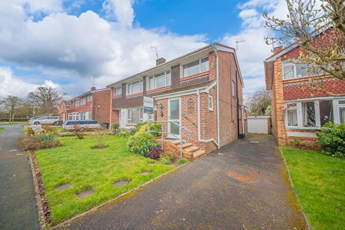 3 Bedroom Semi-Detached House For Sale In Summerlands Road, Fair Oak, Eastleigh, SO50