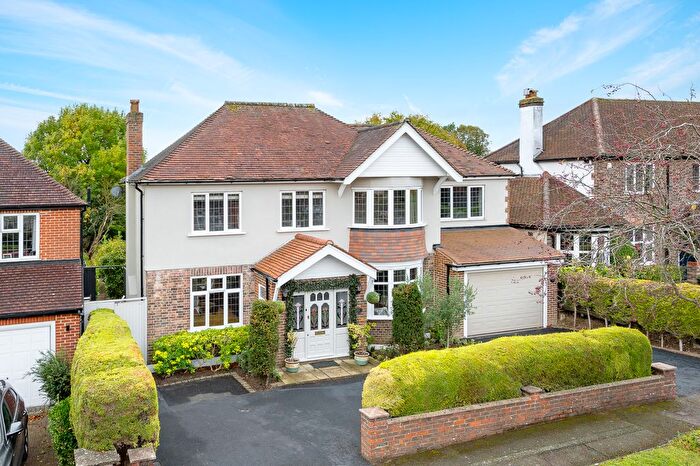 5 Bedroom Detached House For Sale In West Coulsdon, Surrey, CR5