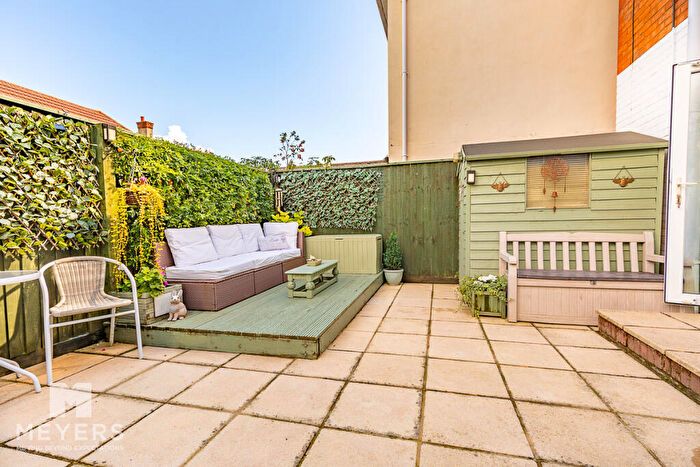 2 Bedroom Flat For Sale In Wheaton Road, Bournemouth, BH7