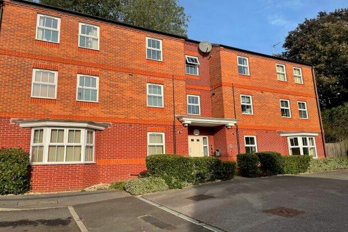 2 Bedroom Flat To Rent In Olga Court, Nottingham, NG3