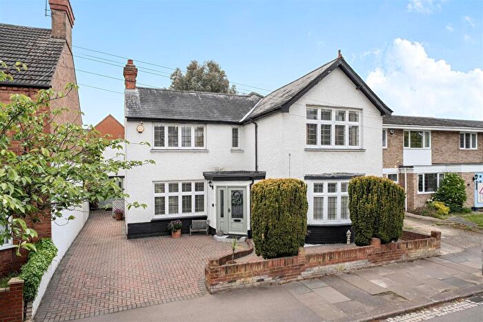4 Bedroom Detached House For Sale In Bradgate Road, Bedford, MK40