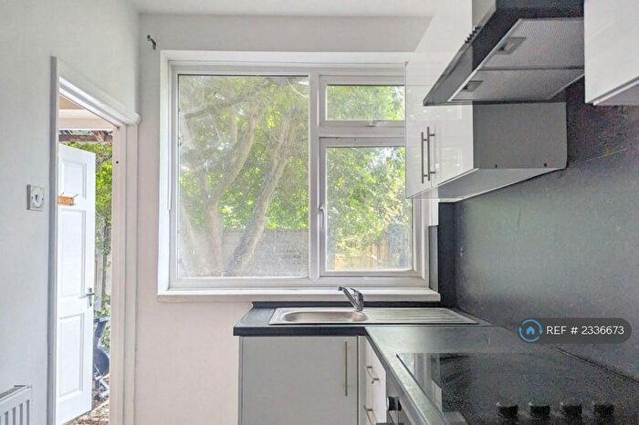 2 Bedroom End Of Terrace House To Rent In Robinhood Close, Mitcham, CR4