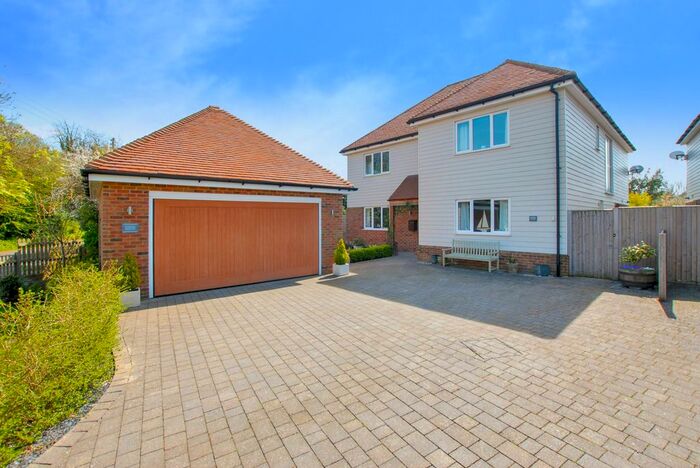 4 Bedroom Detached House For Sale In Teddars Leas Road, Etchinghill, CT18