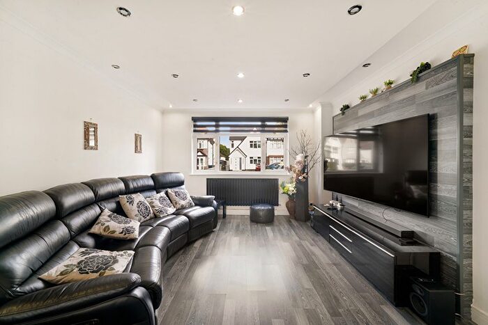 5 Bedroom Semi-Detached House For Sale In Dorchester Way, Kenton, HA3
