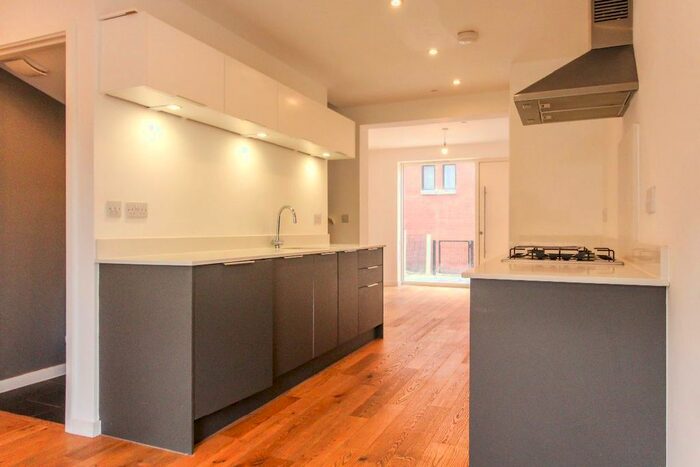 3 Bedroom Town House To Rent In Elisabeth Gardens, Stockport, SK5