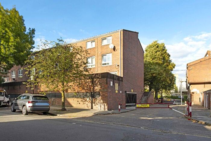 4 Bedroom Flat To Rent In Ashbrook Road, Upper Holloway, N19