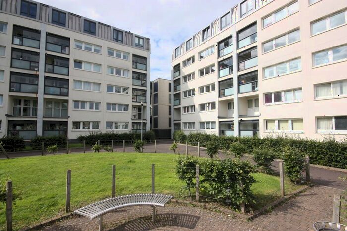 2 Bedroom Flat To Rent In Flat, St Andrews Crescent, Glasgow, G41