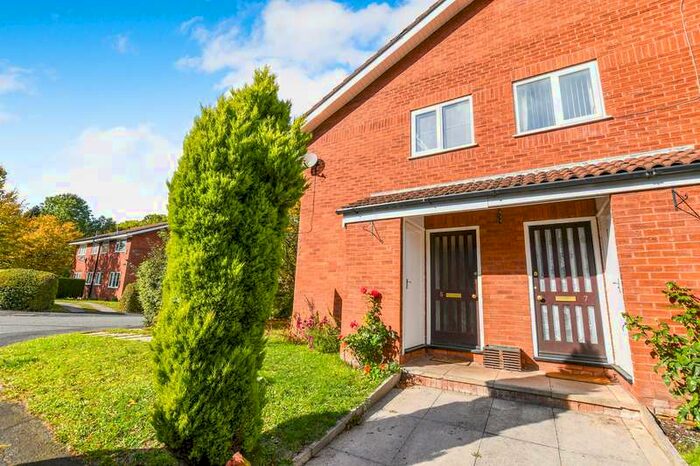 1 Bedroom Semi-Detached House To Rent In Pennant Close, WA3