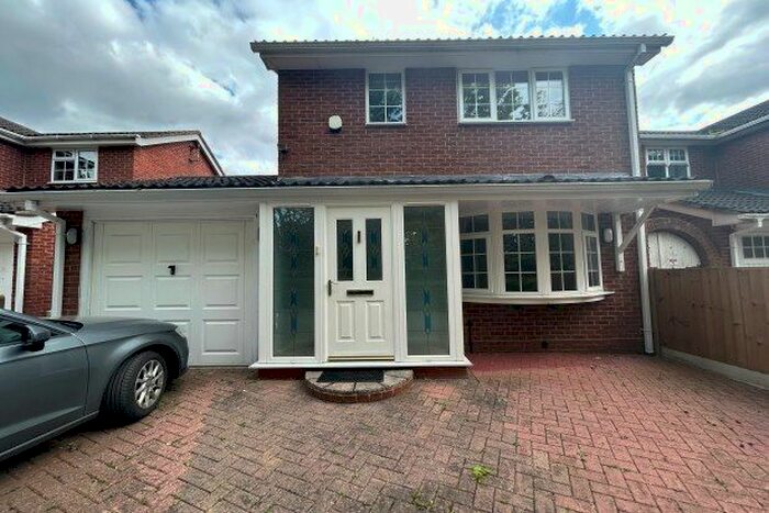 3 Bedroom Property To Rent In Plover Crescent, Leicester, LE4