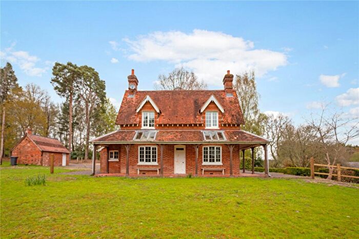 4 Bedroom Detached House To Rent In Hamptworth, Salisbury, Wiltshire, SP5