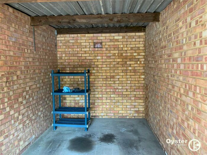 Property To Rent In Howard Close, London, N11