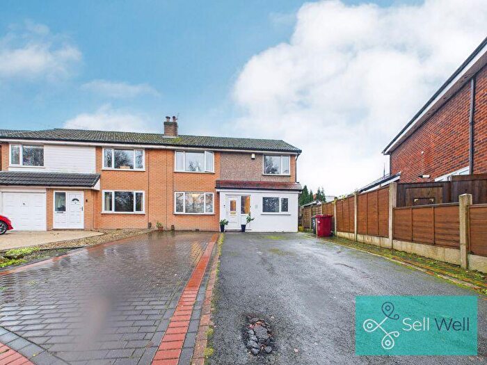 3 Bedroom Semi Detached House For Sale In Alderbank Close, Kearsley, Bolton, BL4