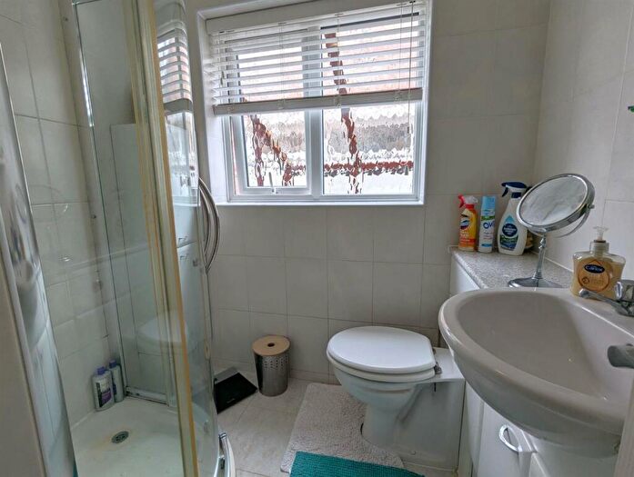 2 Bedroom Detached Bungalow For Sale In Pursley Close, Lake, PO36