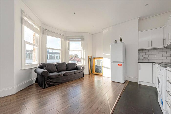 2 Bedroom Apartment To Rent In Elm Grove, Crouch End, London, N8
