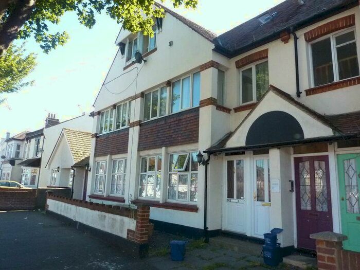 2 Bedroom Flat To Rent In Hamstel Road, Southend-On-Sea, SS2