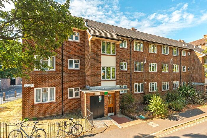 3 Bedroom Flat For Sale In Whitnell Way, Putney, SW15