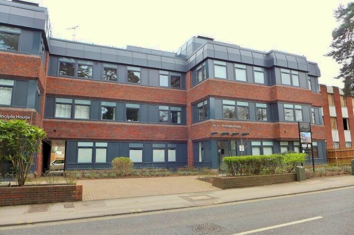 1 Bedroom Flat To Rent In - Fleet Road, Fleet, GU51