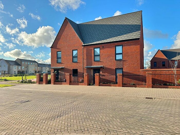 2 Bedroom Maisonette To Rent In Salorn Way, Whitehouse, MK8