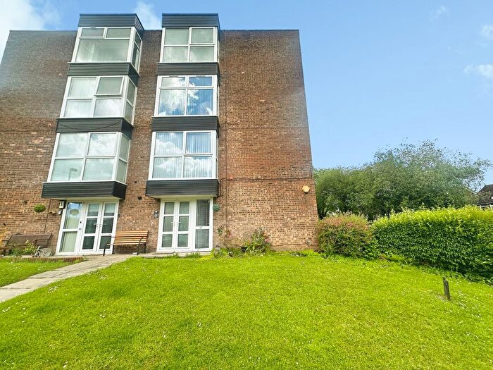 2 Bedroom Flat For Sale In Heywood Court, Manchester, M24
