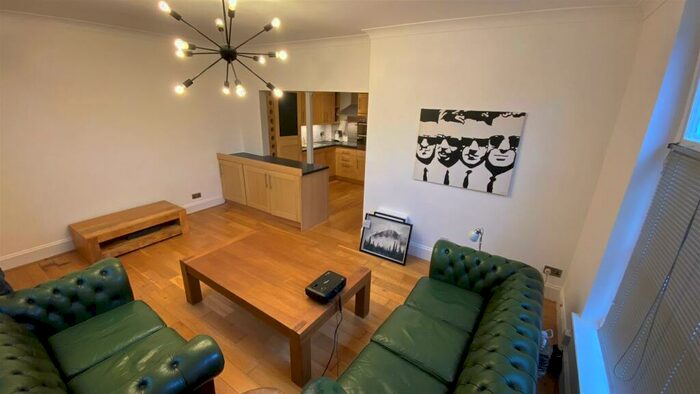 2 Bedroom Apartment To Rent In Chapel Street, Macclesfield, SK11