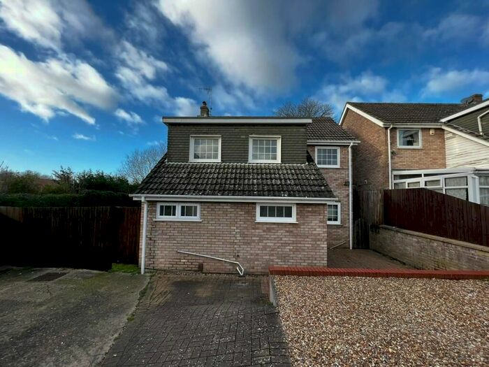 5 Bedroom Detached House To Rent In Fairmead Way, Peterborough, PE3