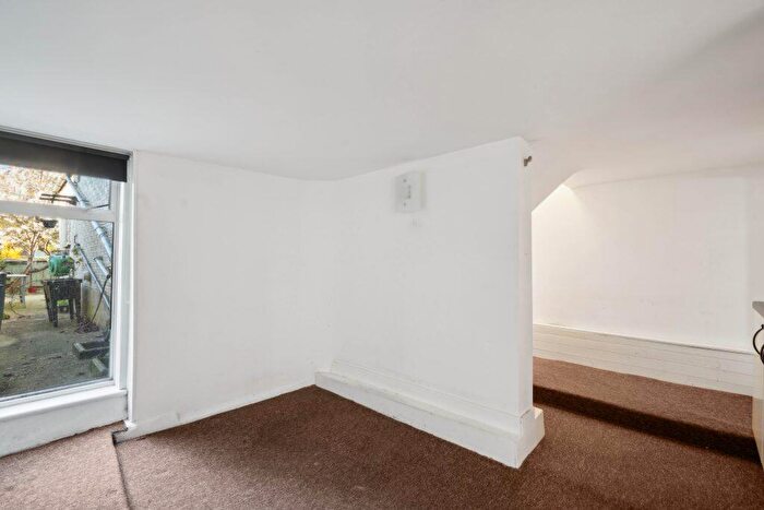 2 Bedroom Flat To Rent In Beresford Road, Crouch End, N8