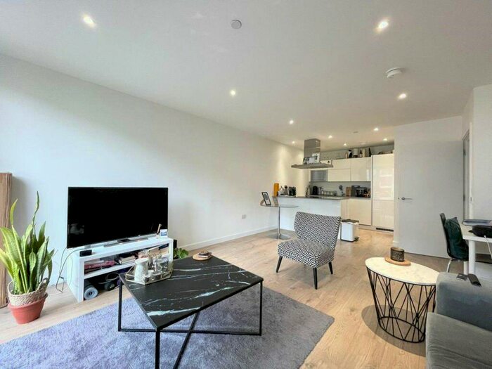 1 Bedroom Flat To Rent In Waterman House, London, E15