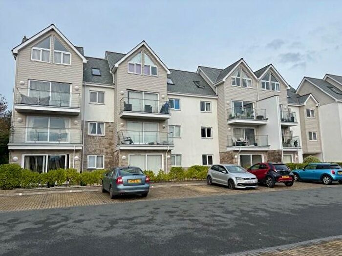 2 Bedroom Flat To Rent In Lynwood Gardens, St Austell, PL25