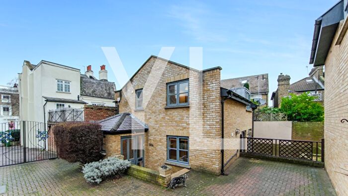 2 Bedroom Detached House To Rent In The Coach House, Greenwich South Street, Greenwich, SE10