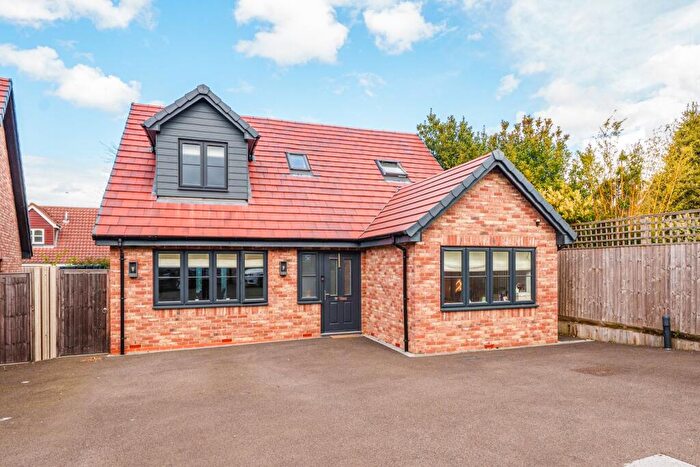 3 Bedroom Detached House For Sale In The Ridgeway, Flitwick, MK45