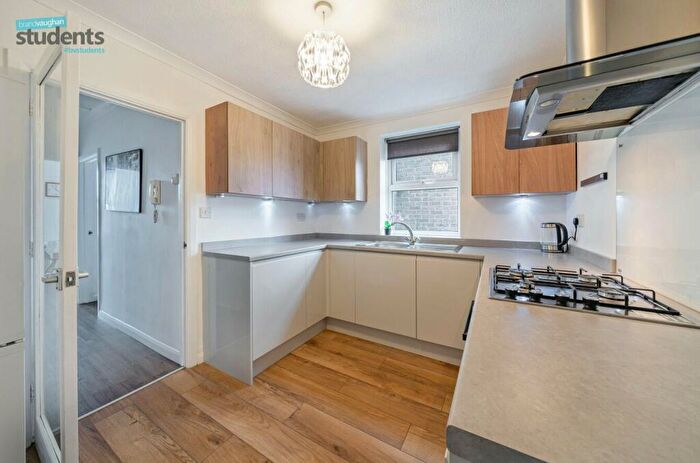 2 Bedroom Flat To Rent In Bear Road, Brighton, BN2