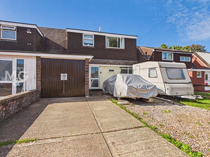 3 Bedroom Chalet For Sale In Fordhams Close, Stanton, IP31