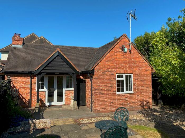 1 Bedroom Detached House To Rent In Wheeler End Common, HP14