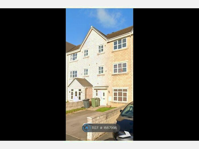 5 Bedroom Terraced House To Rent In Scarborough Street, Dewsbury, WF12