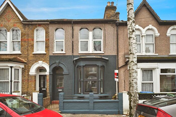 1 Bedroom Flat For Sale In Hazelwood Road, London, E17