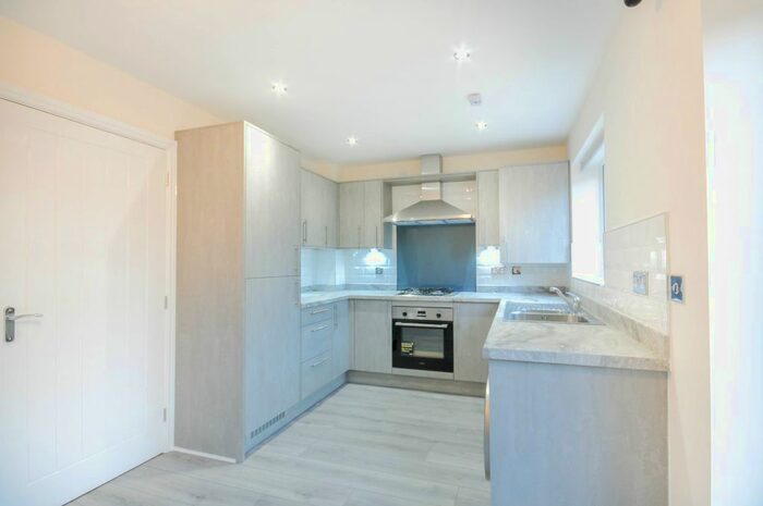 3 Bedroom Town House To Rent In Sennett Close, Manchester, M34